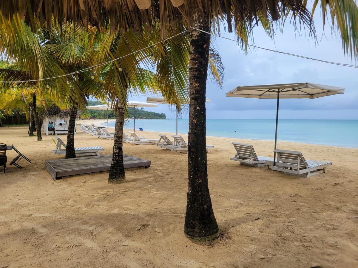 Ocean View Apartment North End Bagian luar foto